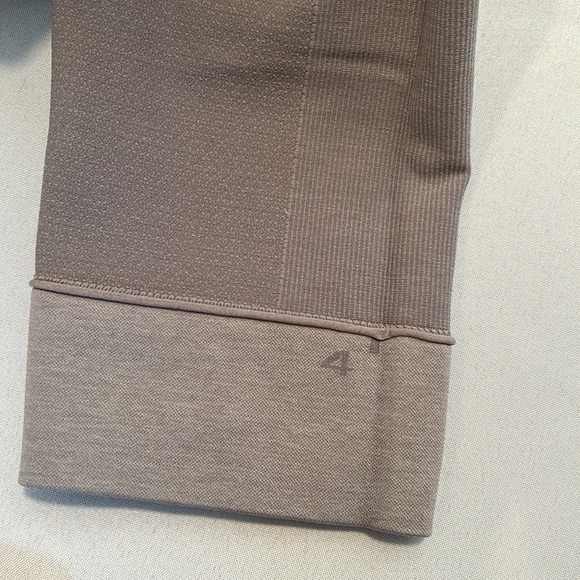 Lululemon Seamlessly Street Crop in Heathered Medium Grey - Picture 6 of 7